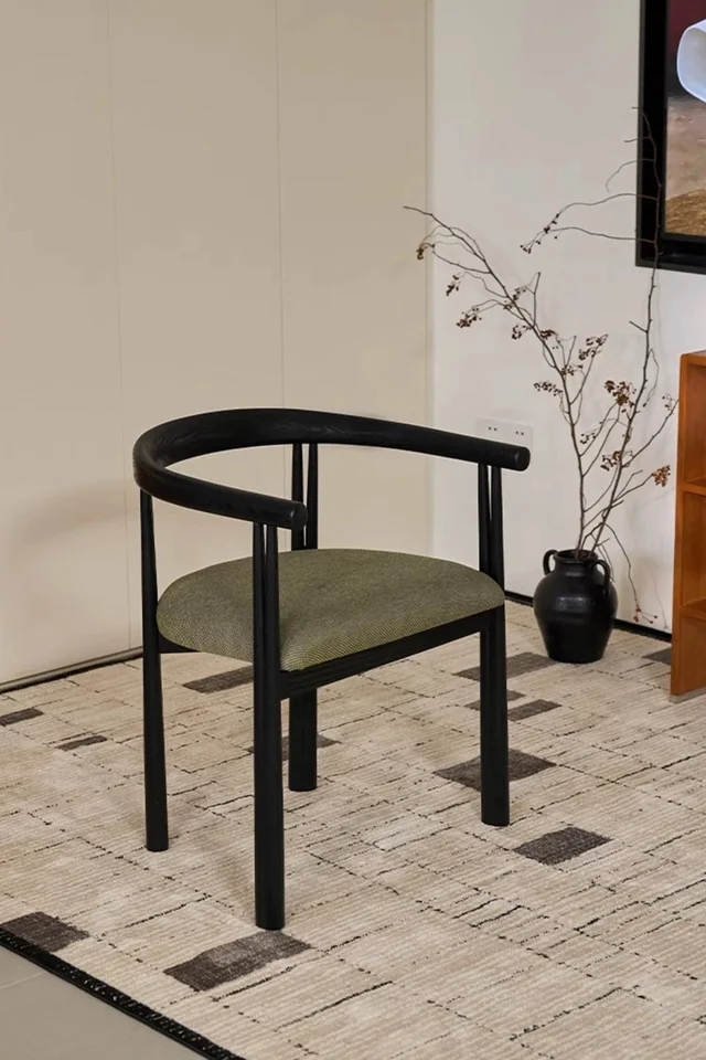 เก้าอี้ไม้รับประทานอาหาร รุ่น Aelin