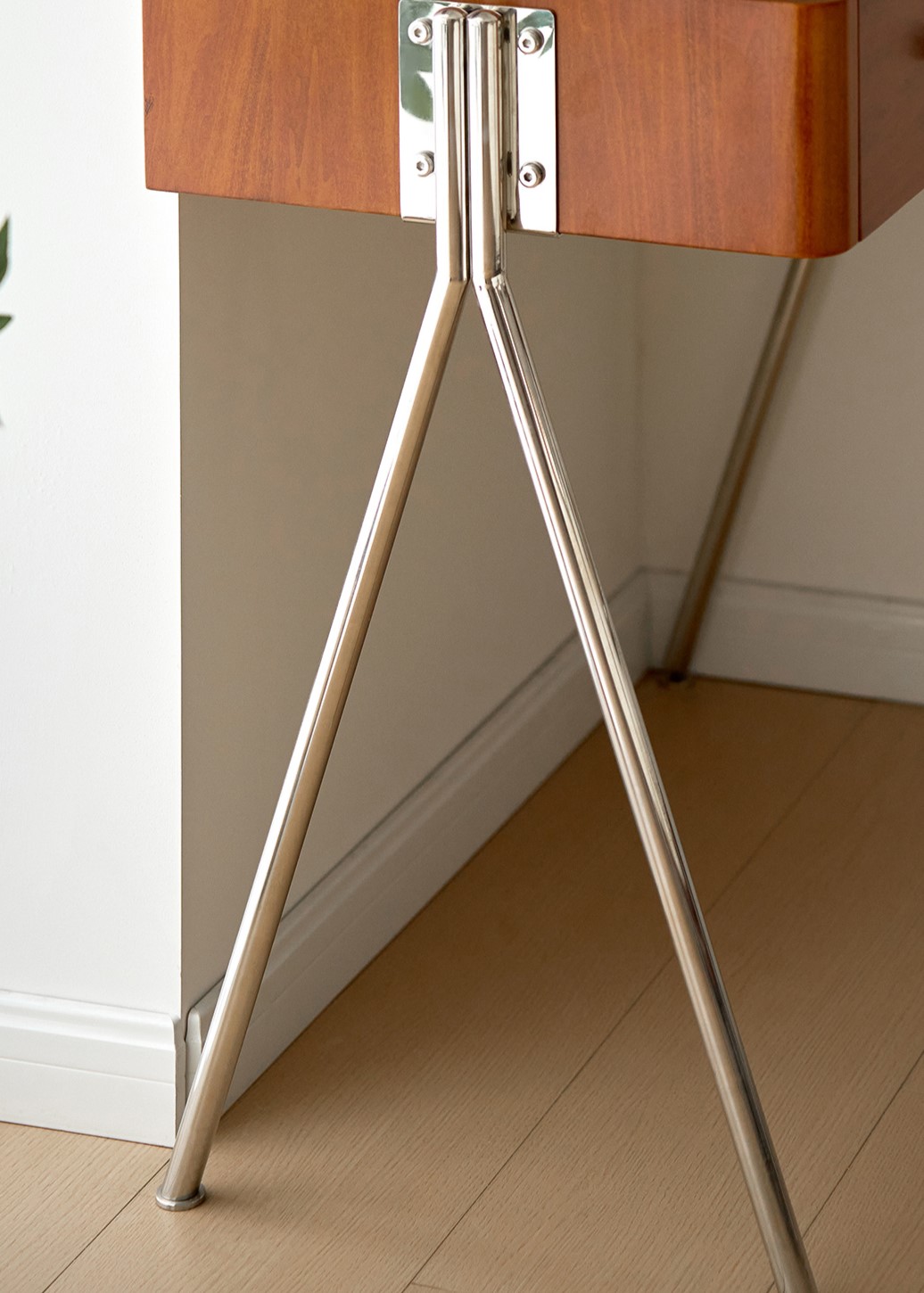 โต๊ะเครื่องแป้งไม้เนื้อแข็งนอร์ดิก - Image 15