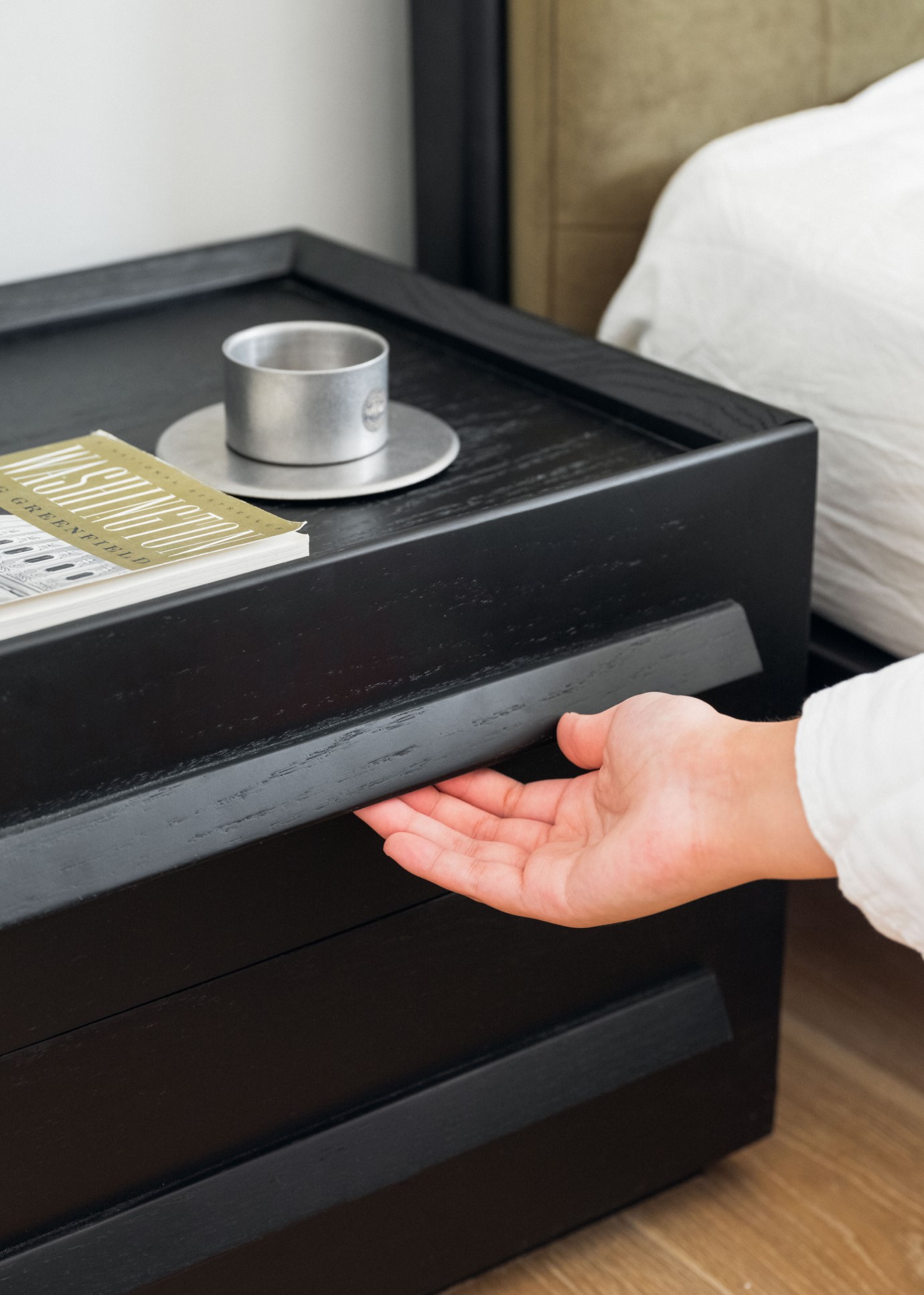 โต๊ะข้างเตียงสไตล์ญี่ปุ่นย้อนยุค รุ่น Monohana - Image 5